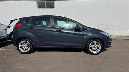 Used Ford Fiesta Zetec 105 HP (77 kW) 2015 Hatchback