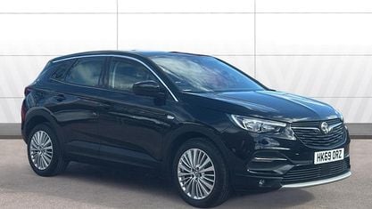 Begagnad Vauxhall Grandland X Business Edition 131 HK (96 kW) 2021 SUV
