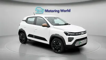 Used Dacia Spring Extreme 47 kW (65 HP) 2025 White Hatchback