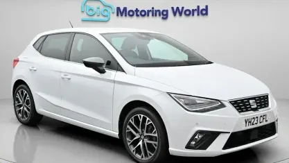 Begagnad Seat Ibiza XCELLENCE Lux 110 HK (80 kW) 2023 Vit Halvkombi