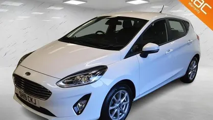 Used Ford Fiesta Zetec 86 HP (63 kW) 2019 White Hatchback