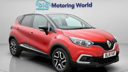 Used Renault Captur Iconic 90 HP (66 kW) 2019 Red/black SUV