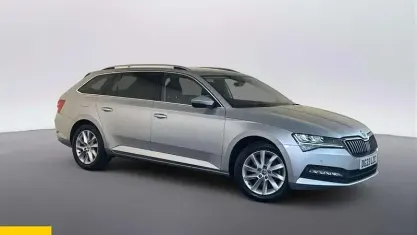 Gebraucht Skoda Superb SE Technology 150 PS (110 kW) 2023 Silber Kombi