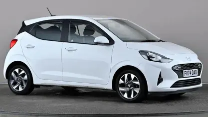 Used Hyundai i10 Advanced 63 HP (46 kW) 2024 White Hatchback