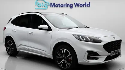 Usado Ford Kuga ST-Line X 224 HP (164 kW) 2023 SUV