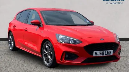 Used Ford Focus ST-Line 125 HP (91 kW) 2020 Red Hatchback
