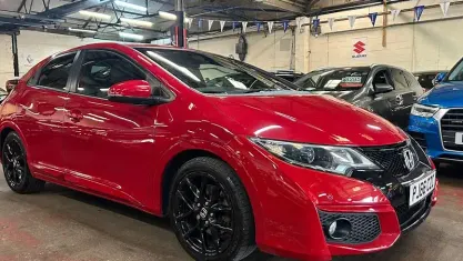 Begagnad Honda Civic Sport 120 HK (88 kW) 2016 Röd Halvkombi