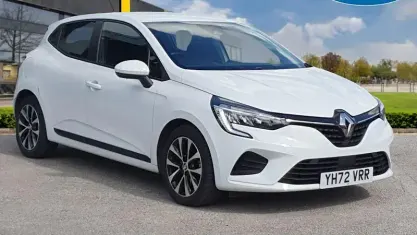 Gebraucht Renault Clio V Iconic 140 PS (102 kW) 2022 Weiß Kleinwagen