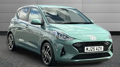 Used Hyundai i10 Premium 63 HP (46 kW) 2025 Green Hatchback