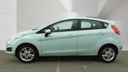 Used Ford Fiesta Zetec 101 HP (74 kW) 2016 Green Hatchback
