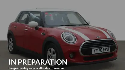 Usado Mini Cooper Classic 136 HP (100 kW) 2020 Vermelho Citadino