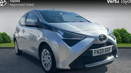 Used Toyota Aygo X-play 72 HP (52 kW) 2020 Silver Hatchback