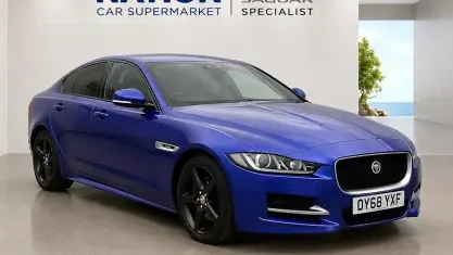 Used Jaguar XE R-Sport 180 HP (132 kW) 2018 Blue Sedan