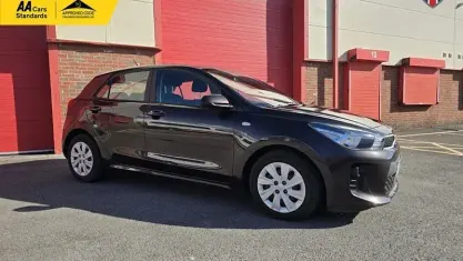 Used Kia Rio 84 HP (61 kW) 2018 Brown Hatchback