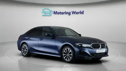 Usado BMW 330e Sport Line 292 HP (214 kW) 2023 Azul Sedan