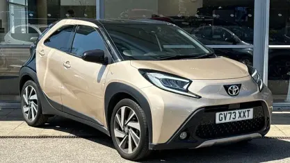 Second-hand Toyota Aygo X 72 CP (52 kW) 2024 Bej SUV