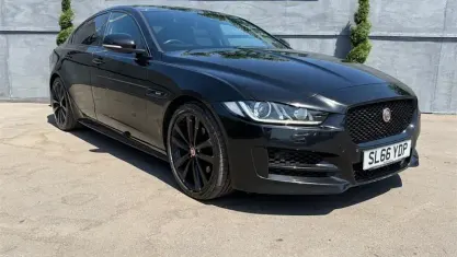 Begagnad Jaguar XE R-Sport 179 HK (131 kW) 2019 Sedan