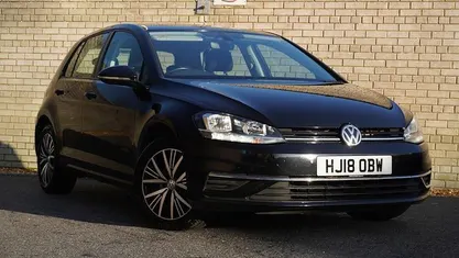 Used 2018 VW Golf VII SE Hatchback | £11,390 (Fair price)