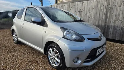 Silver Used 2014 Toyota Aygo Hatchback | £3,995 (Good price)