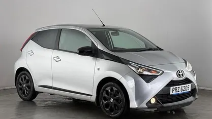 Used Toyota Aygo x-press 69 HP (50 kW) 2018 Silver Hatchback