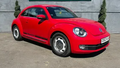Used VW Beetle Design 105 HP (77 kW) 2014 Red Hatchback
