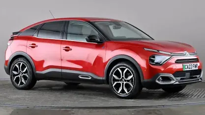 Używany Citroën e-C4 Shine 100 kW (136 KM) 2022 Czerwony Hatchback