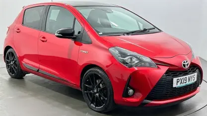 Used Toyota Yaris Hybrid Sport 101 HP (74 kW) 2019 Red/black Hatchback