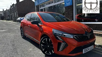 Used Renault Clio V Techno 90 HP (66 kW) 2025 Hatchback