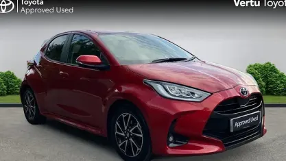 Usado Toyota Yaris Hybrid Design 116 HP (85 kW) 2026 Citadino