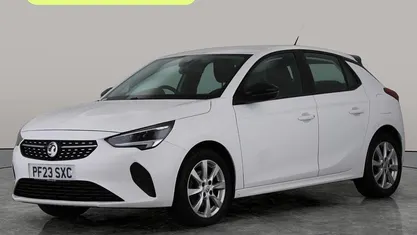 Used Vauxhall Corsa Design Edition 101 HP (74 kW) 2023 White Hatchback