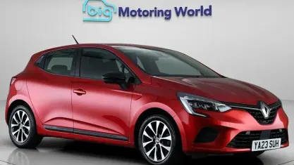 Używany Renault Clio V Evolution 145 KM (106 kW) 2023 Czerwony Hatchback