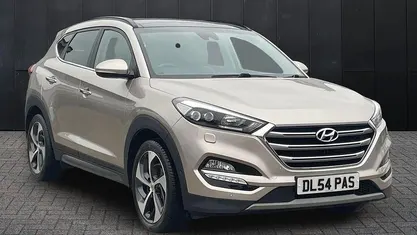 White Used 2017 Hyundai Tucson Premium SE SUV | £13,295 (Good price)
