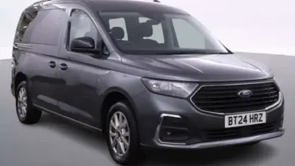 Usado Ford Tourneo Titanium 114 HP (83 kW) 2024 Carrinha
