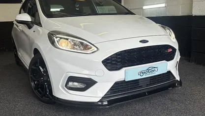 Begagnad Ford Fiesta ST-Line 125 HK (91 kW) 2019 Vit Halvkombi