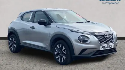 Usado Nissan Juke Acenta Premium 143 CV (105 kW) 2024 Plateado SUV