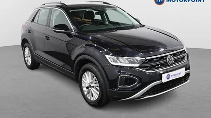 Used VW T-Roc Life 150 HP (110 kW) 2023 Black SUV