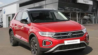 Used VW T-Roc Style 110 HP (80 kW) 2023 Red SUV