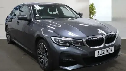 Używany BMW 320 M Sport 184 KM (135 kW) 2021 Szary Sedan/Limuzyna
