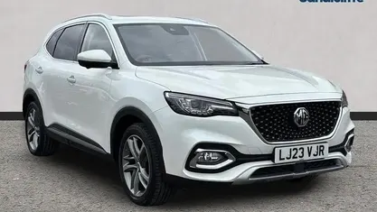Solid white pearl Used 2022 MG HS Exclusive SUV | £15,648 (Fair price)