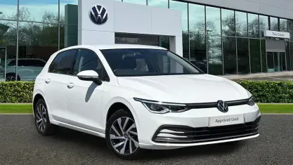 Used VW Golf VIII Style 204 HP (150 kW) 2022 White Hatchback
