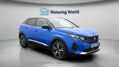 Usado Peugeot 3008 Premium 131 HP (96 kW) 2021 Azul SUV