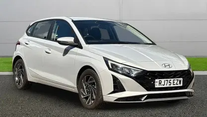 Used Hyundai i20 Advanced 101 HP (74 kW) 2024 Grey Hatchback