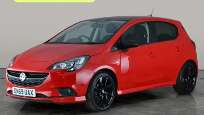 Begagnad Vauxhall Corsa SRi 90 HK (66 kW) 2019 Röd Halvkombi