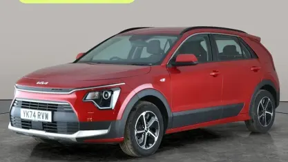 Usado Kia Niro 129 HP (94 kW) 2024 Vermelho SUV
