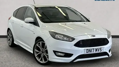 Begagnad Ford Focus ST-Line 150 HK (110 kW) 2017 Vit Halvkombi