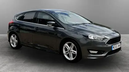 Second-hand Ford Focus Zetec 120 CP (88 kW) 2016 Hatchback
