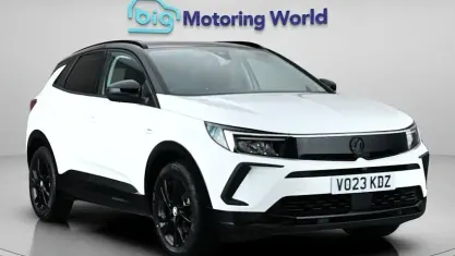 Used Vauxhall Grandland X GS Line 131 HP (96 kW) 2022 White SUV