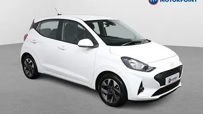 White Used 2024 Hyundai i10 Advanced Hatchback | £14,449 (Fair price)