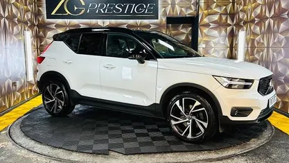 Begagnad Volvo XC40 R-Design Pro 197 HK (144 kW) 2021 Vit SUV