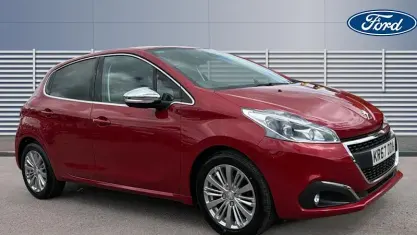 Used Peugeot 208 Allure 82 HP (60 kW) 2017 Red Hatchback